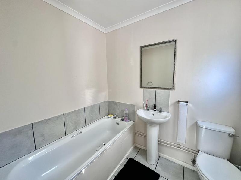 2 Bedroom Property for Sale in De Almeida Western Cape